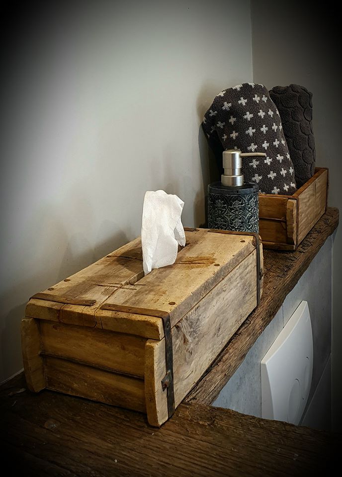 Nebu Doe mijn best petticoat Houten tissue box gemaakt van oude houten steenmallen.