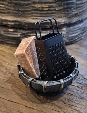 Amberblokje met mini rasp in bamboebakje | Benard's Woonaccessoires | Leuk om als cadeau te geven