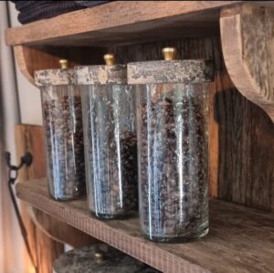 Voorraadpot glas met houten deksel | Benard's Woonaccessoires | Handig voor in de keuken