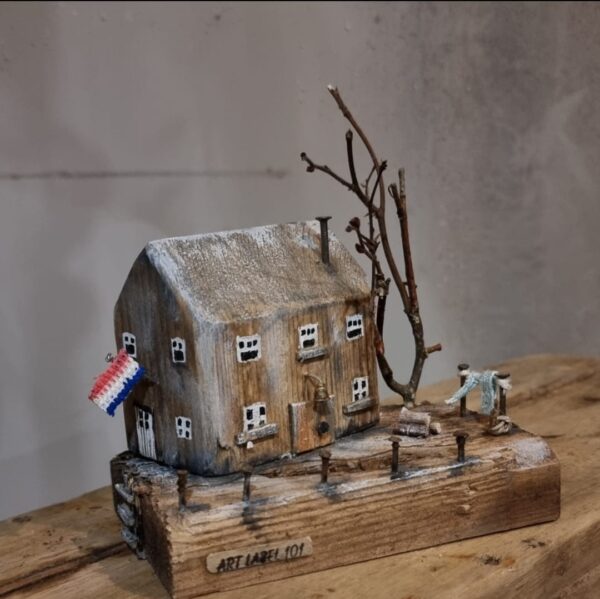 Oud Hollands Huisje met vlag | Handgemaakt | Benard's Woonaccessoires