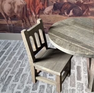 Kinderstoel oud hout | Benard's Woonaccessoires | Landelijk Wonen