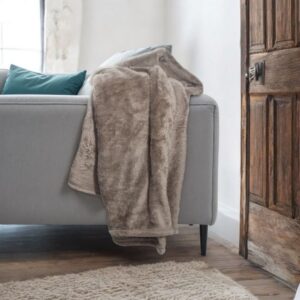 Zachte teddy plaid in taupe, 150x200 cm, superzacht en warm – perfect voor bank en bed